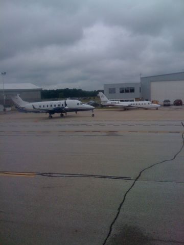 Beechcraft 1900 (N536M)