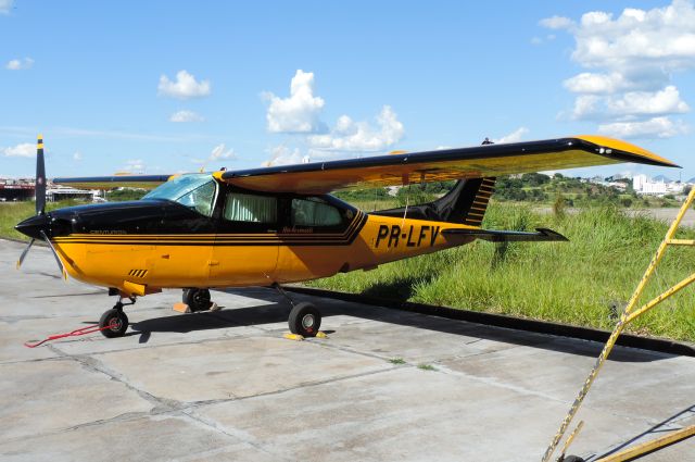 Cessna Centurion (PR-LFV)