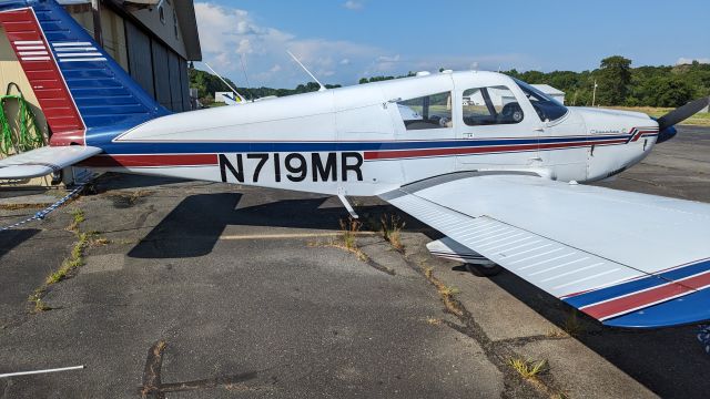 Piper Cherokee (N719MR)