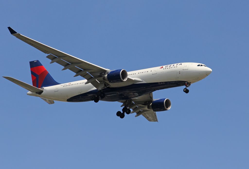 Airbus A330-300 (N851NW)