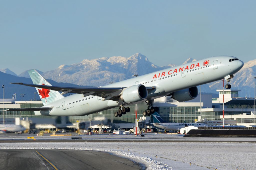 BOEING 777-300ER (C-FJZS)