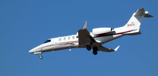 Bombardier Learjet 70 (N4CH) - About to touch down is this Learjet 70 in the Winter of 2025.