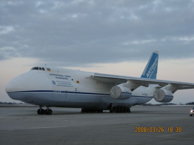Antonov An-124 Ruslan (UR-82008)