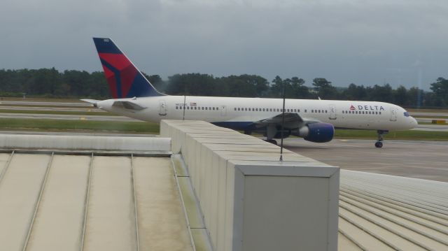 Boeing 757-200 (N522US) - Delivered to Northwest Airlines in 1987br /Delivered to Delta Air Lines in 2010