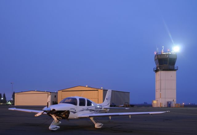 Cessna Skyhawk (N685CD)