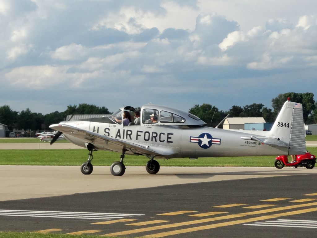 North American Navion (N8068E)