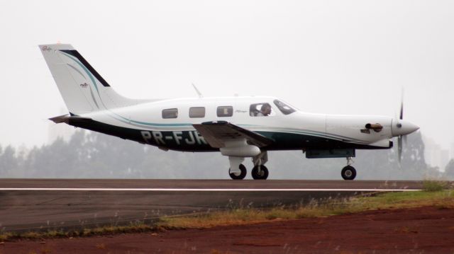 Piper Malibu Mirage (PR-FJR)