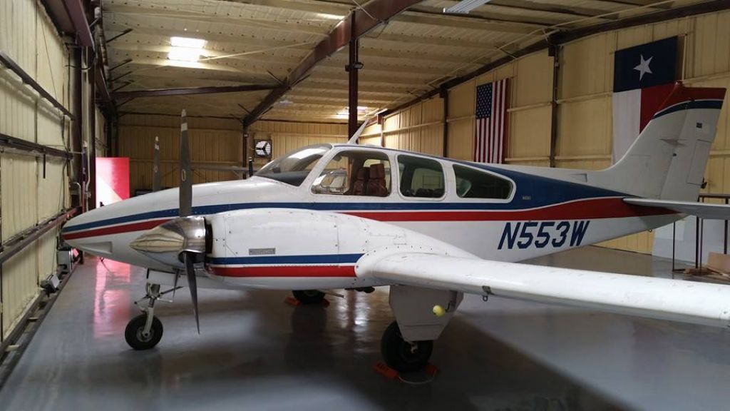 Beechcraft 55 Baron (N553W)