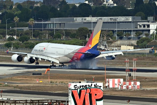Airbus A380-800 (HL7626)