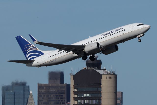 Boeing 737-800 (HP-1824CMP) - 'Copa 312' departing to Panama City Tocumen International Airport in Panama