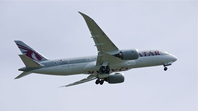 Boeing 787-8 (A7-BCM) - QTR3259 climbs from Rwy 16R for a flight to KVCV on 5/1/14. (LN:150 / cn 38331).