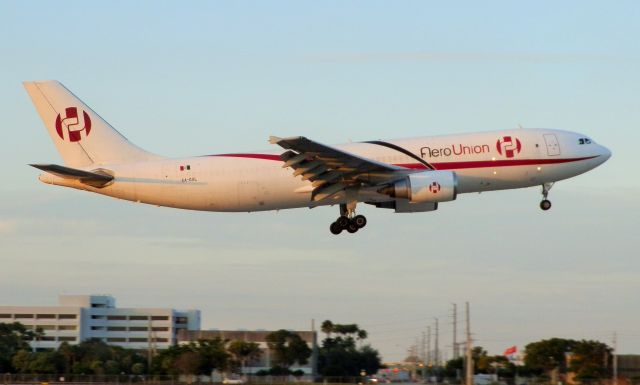 Airbus A300F4-600 (XA-GGL)