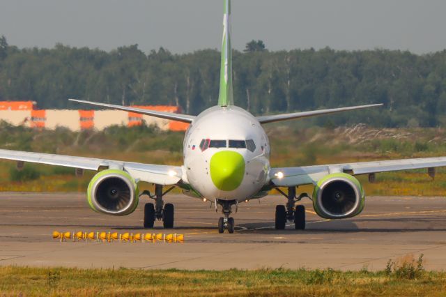 Boeing 737-800 (RA-73664)