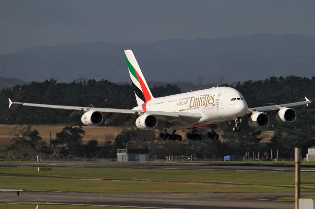 Airbus A380-800 (A6-EDZ)