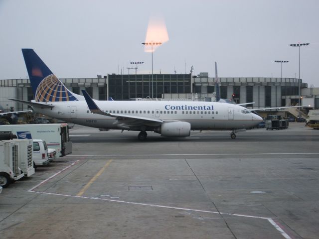 Boeing 737-700 (N15712)