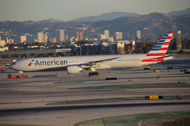 BOEING 777-300ER (N717AN)