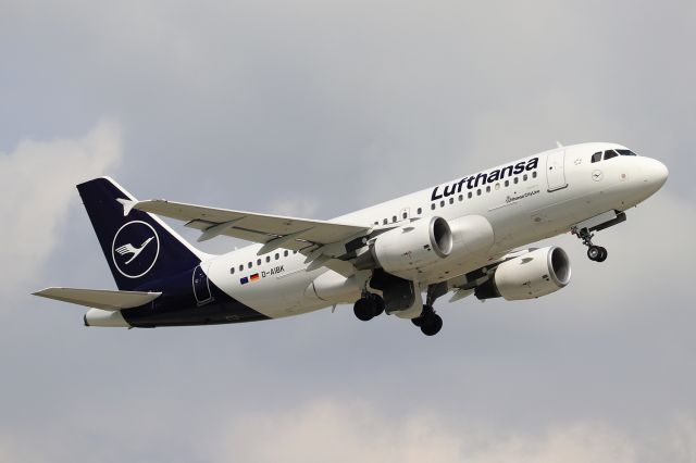 Airbus A319 (D-AIBK)