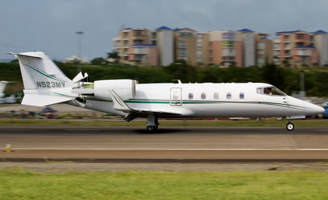 Learjet 60 (N523MV)