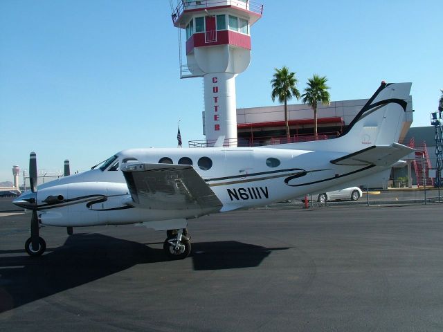 Beechcraft King Air 90 (N611V)