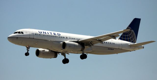 Airbus A320 (N498UA) - Arrival 30L, from KIAH