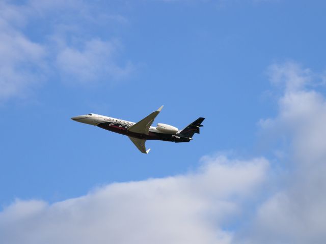 Embraer ERJ-135 (N775SM)
