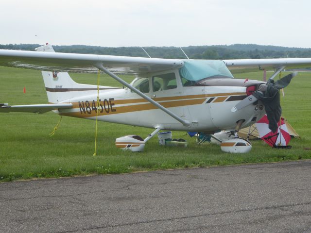 Cessna Skyhawk (N8450E)