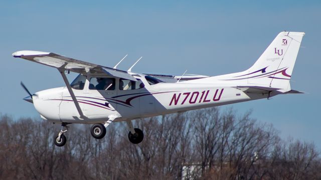 Cessna Skyhawk (N701LU)