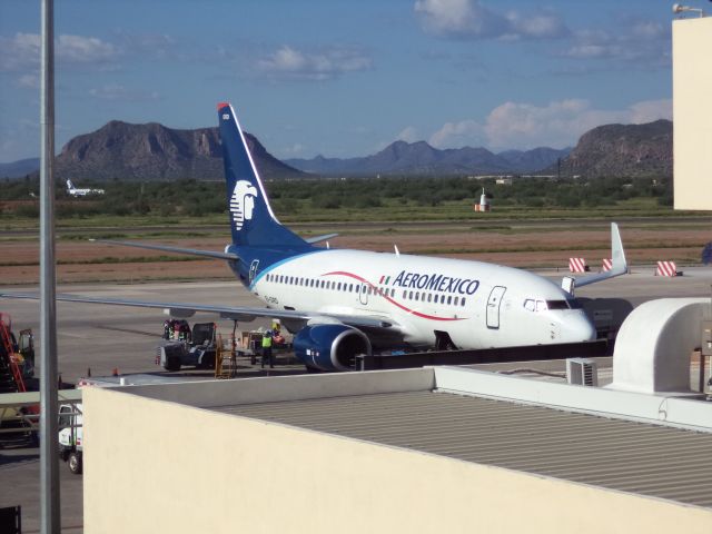 Boeing 737-700 (EI-ERD) - IN POSITION 4 OF APRON 