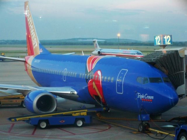 BOEING 737-300 (N647SW) - CO 737-3H4 N647SW "Triple Crown" at AUS in the morning on August 29, 2009.