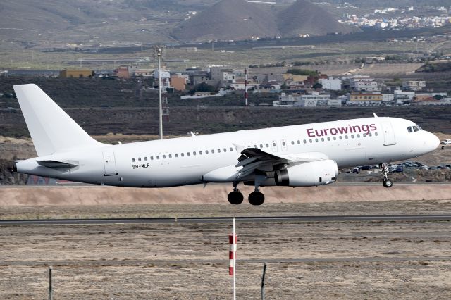 Airbus A320 (9H-MLR)