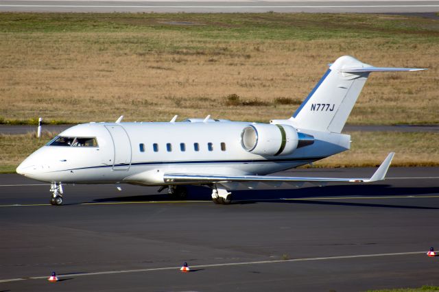 Canadair Challenger (N777J)