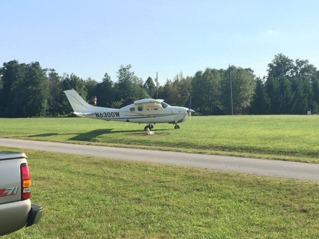 Cessna P210 Pressurized Centurion (N6300W)