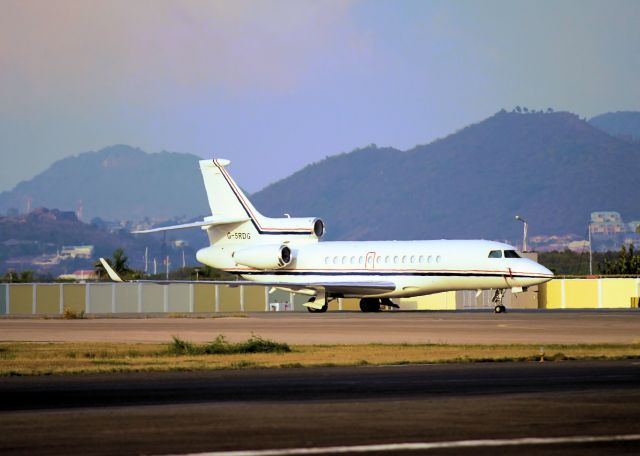 Dassault Falcon 7X (G-SRDG)