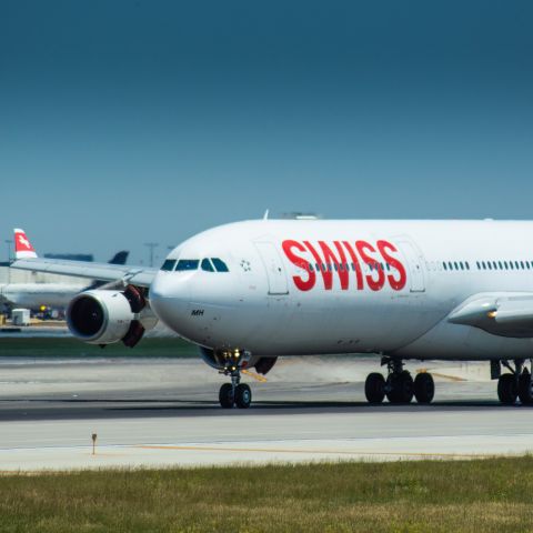 Airbus A340-300 (HB-JMH)