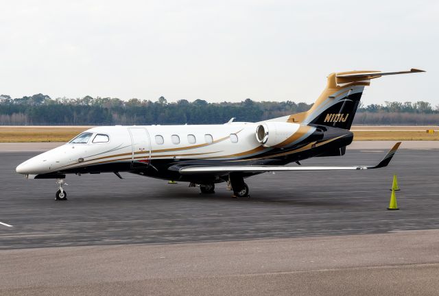 Embraer Phenom 300 (N1111J)