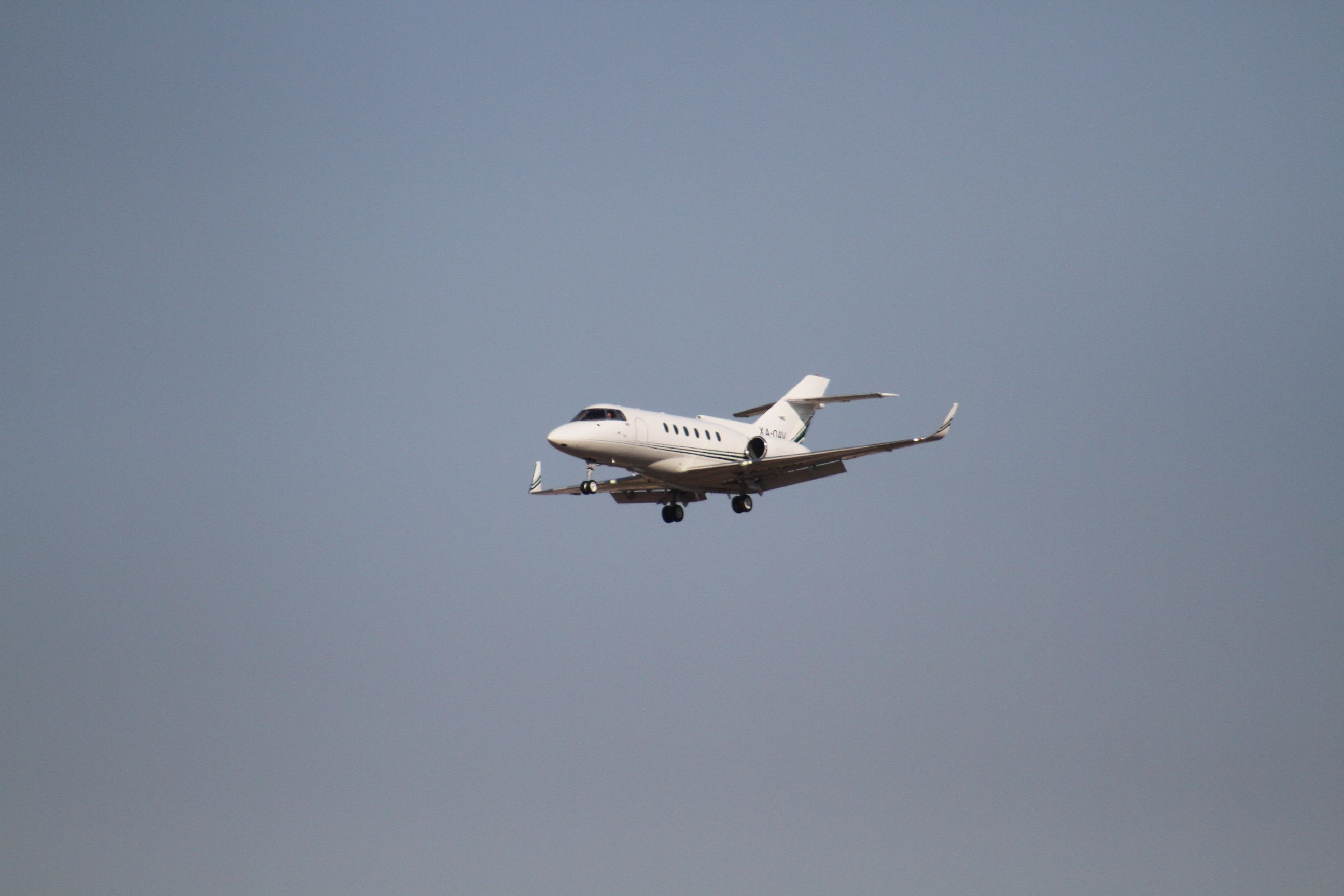Hawker 800 (XA-AOV) - FINAL APPROACH 27 MMTJ
