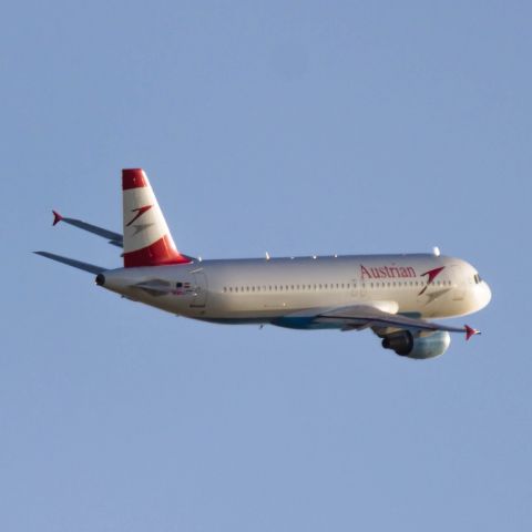 Airbus A320 (OE-LBT)