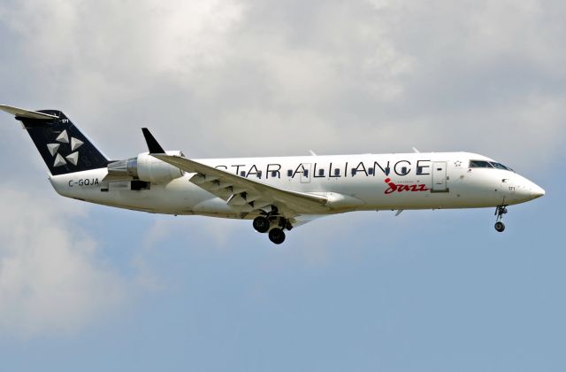 Canadair Regional Jet CRJ-200 (C-GQJA)