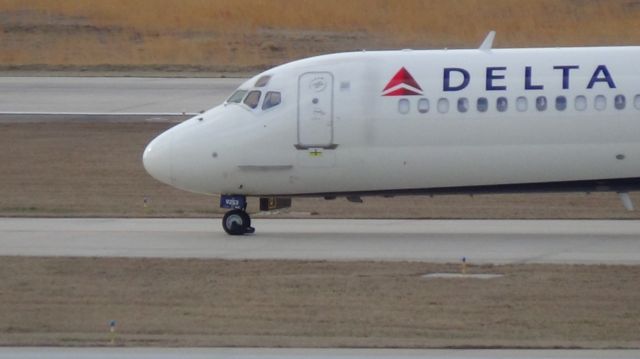 McDonnell Douglas MD-88 (N953DN)