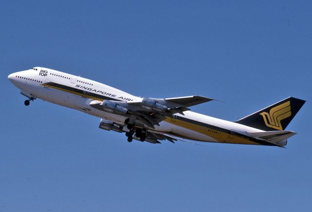 BOEING 747-300 (N123KJ) - SINGAPORE AIRLINES - BOEING 747-312 - REG N123KJ (CN 23243) - ADELAIDE INTERNATIONAL AIRPORT SA. AUSTRALIA - YPAD - 4/11/1989