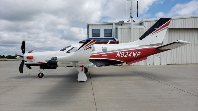 Daher-Socata TBM-900 (N924WP) - Side view