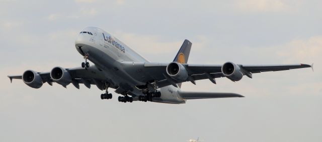 Airbus A380-800 (D-AIMC) - Lifting off For Frankfurt am Main(EDDF)