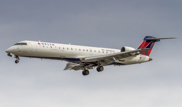 Canadair Regional Jet CRJ-700 (N653CA)