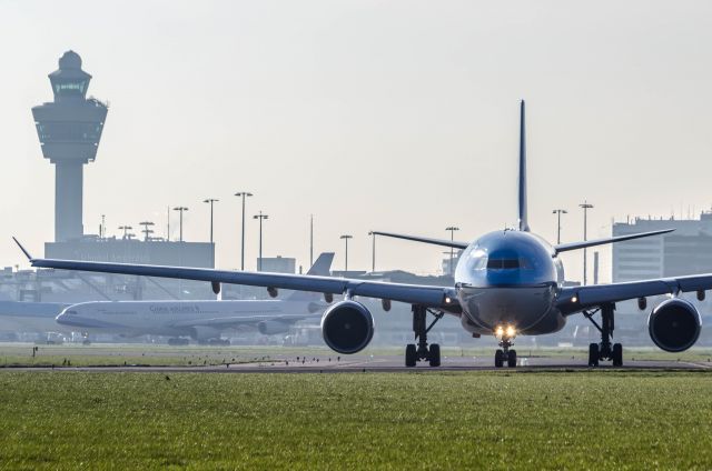 Airbus A330-300 (PH-AKB)