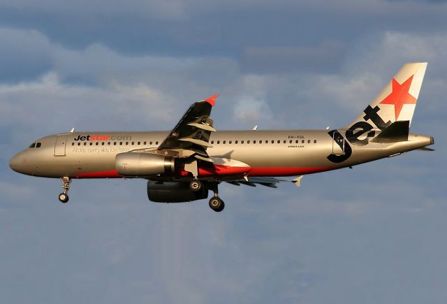 VH-VQL — - JETSTAR AIRWAYS - AIRBUS A320-232 - REG VH-VQL (CN 2642) - ADELAIDE INTERNATIONAL AIRPORT SA. AUSTRALIA - YPAD 16/6/2019