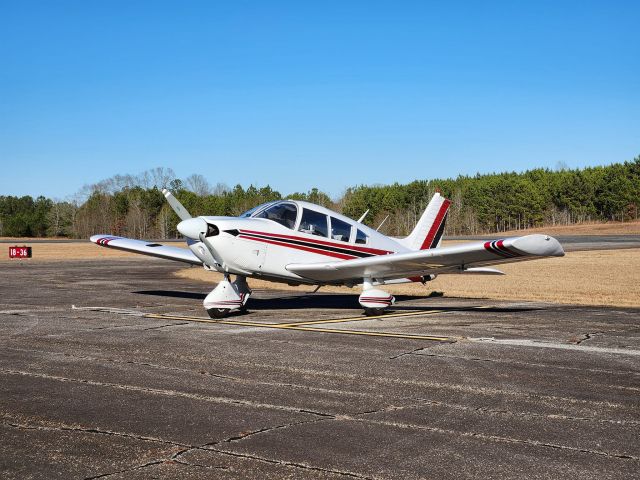 Piper Cherokee (N7820N)