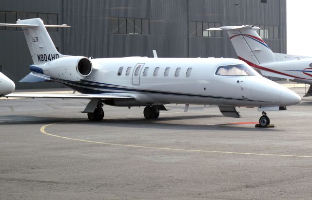 Learjet 45 (N904HD) - Fast, fast aircraft.