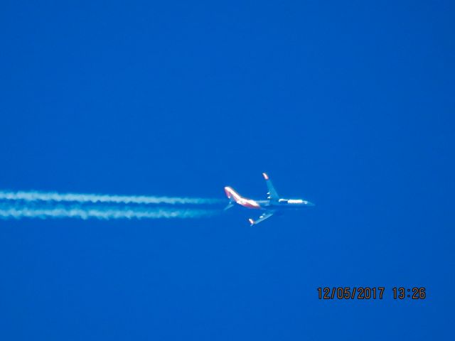 Boeing 737-800 (N8519R)
