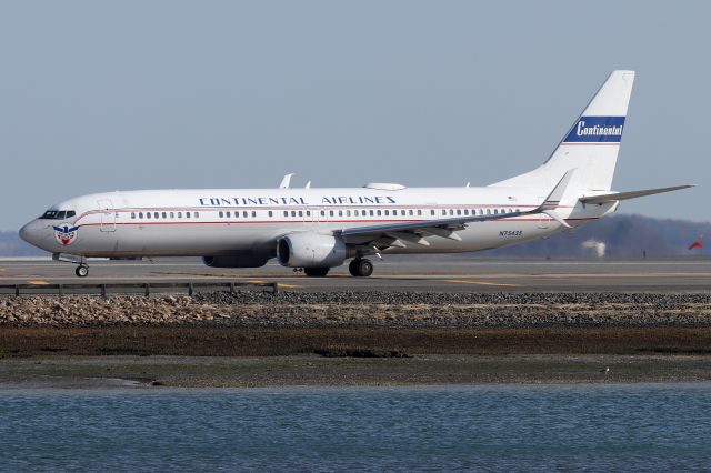 Boeing 737-900 (N75435) - United's Continental retro livery departing back to Newark 