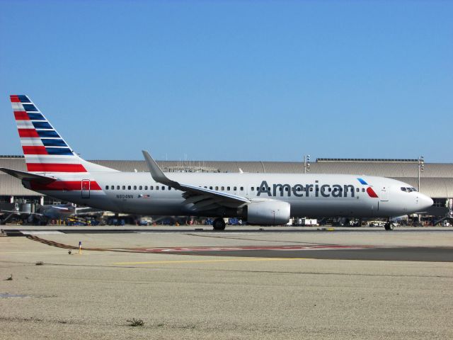 Boeing 737-800 (N804NN) - Lining up RWY 20R